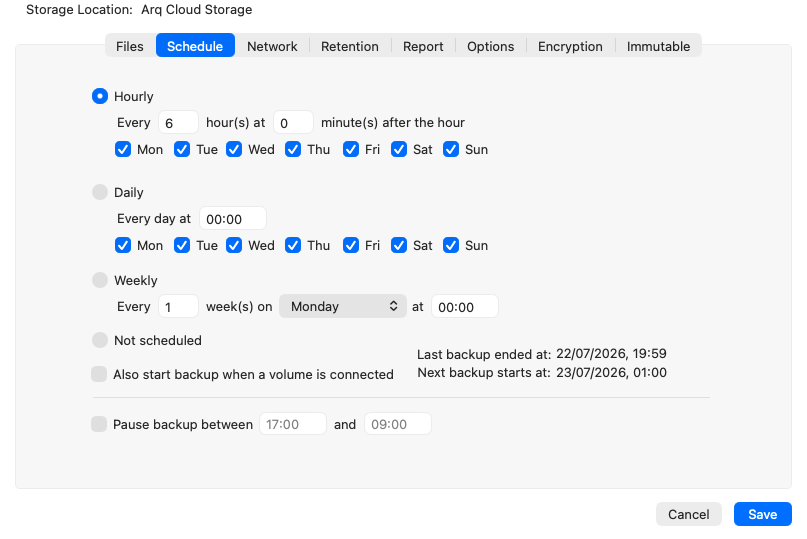 Arq Schedule tab on cloud plan: volume-connected option unchecked, last backup succeeded